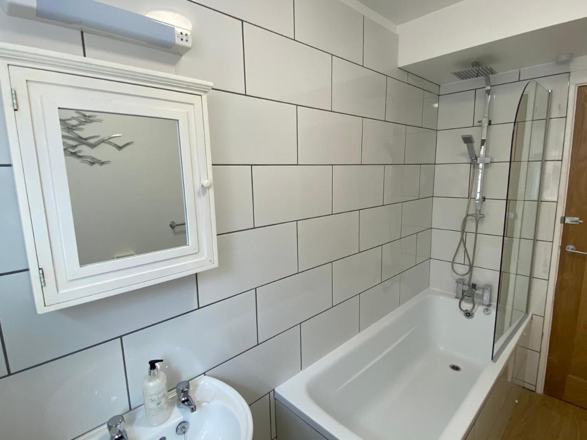 The North Bay Hideaway, Scarborough Apartman Kültér fotó